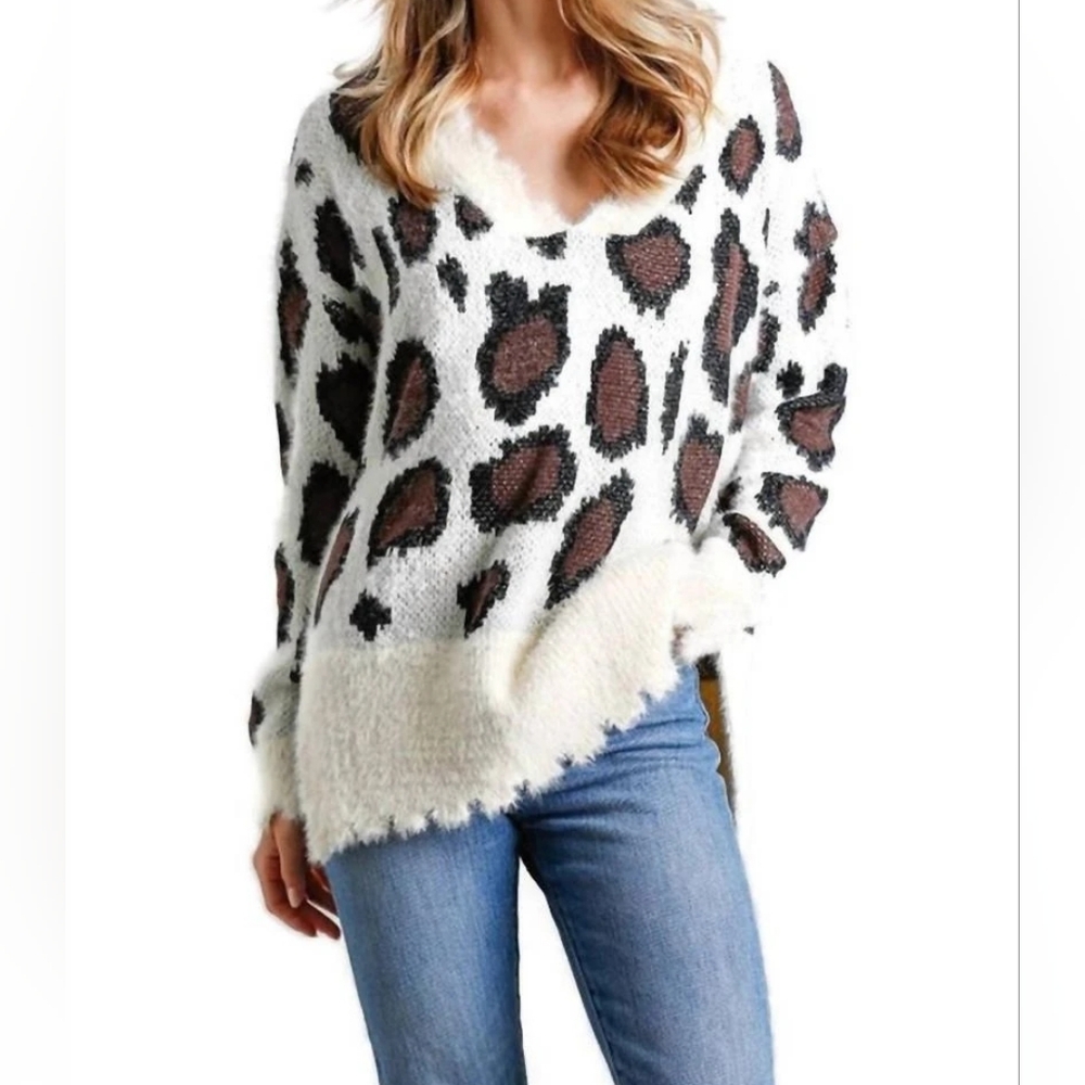 Umgee Animal Print Eyelash Sweater EUC Size L